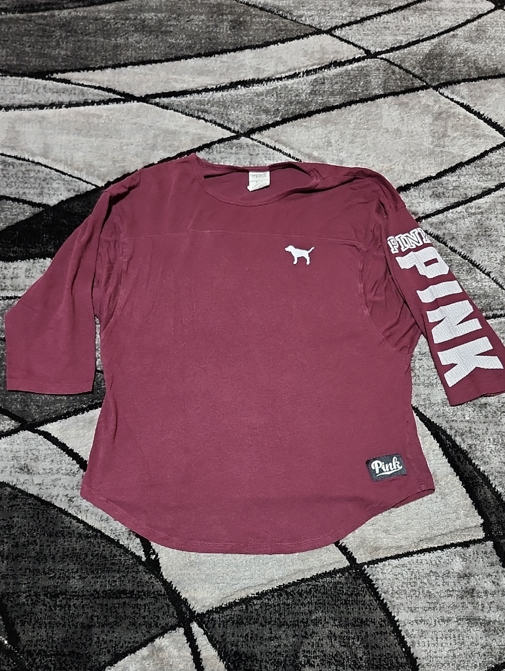 VS PINK 2016 CAMPUS MAROON GRAPHIC QUARTER-SLEEVES DOG LOGO VARSITY TEE-SHIRT